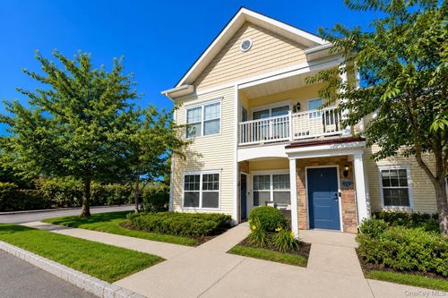 10 Lager Ln, Patchogue, NY, 11772-4176 | Card Image