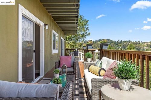 6533 Carisbrook Dr, Oakland, CA, 94611-1607 | Card Image