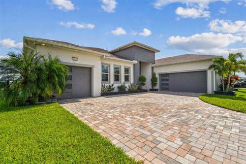 8936 Sanders Tree Loop, WESLEY CHAPEL, FL, 33545-4499 | Card Image