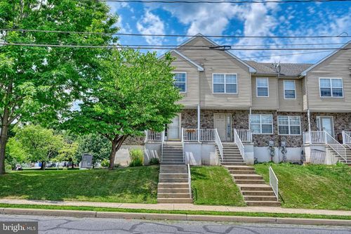 106 Werner St, Wernersville, PA, 19565-1660 | Card Image