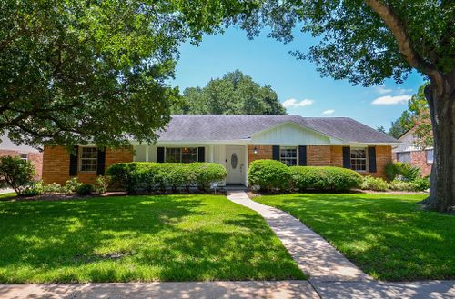 10719 Burgoyne Road, Houston, TX, 77042 | Card Image