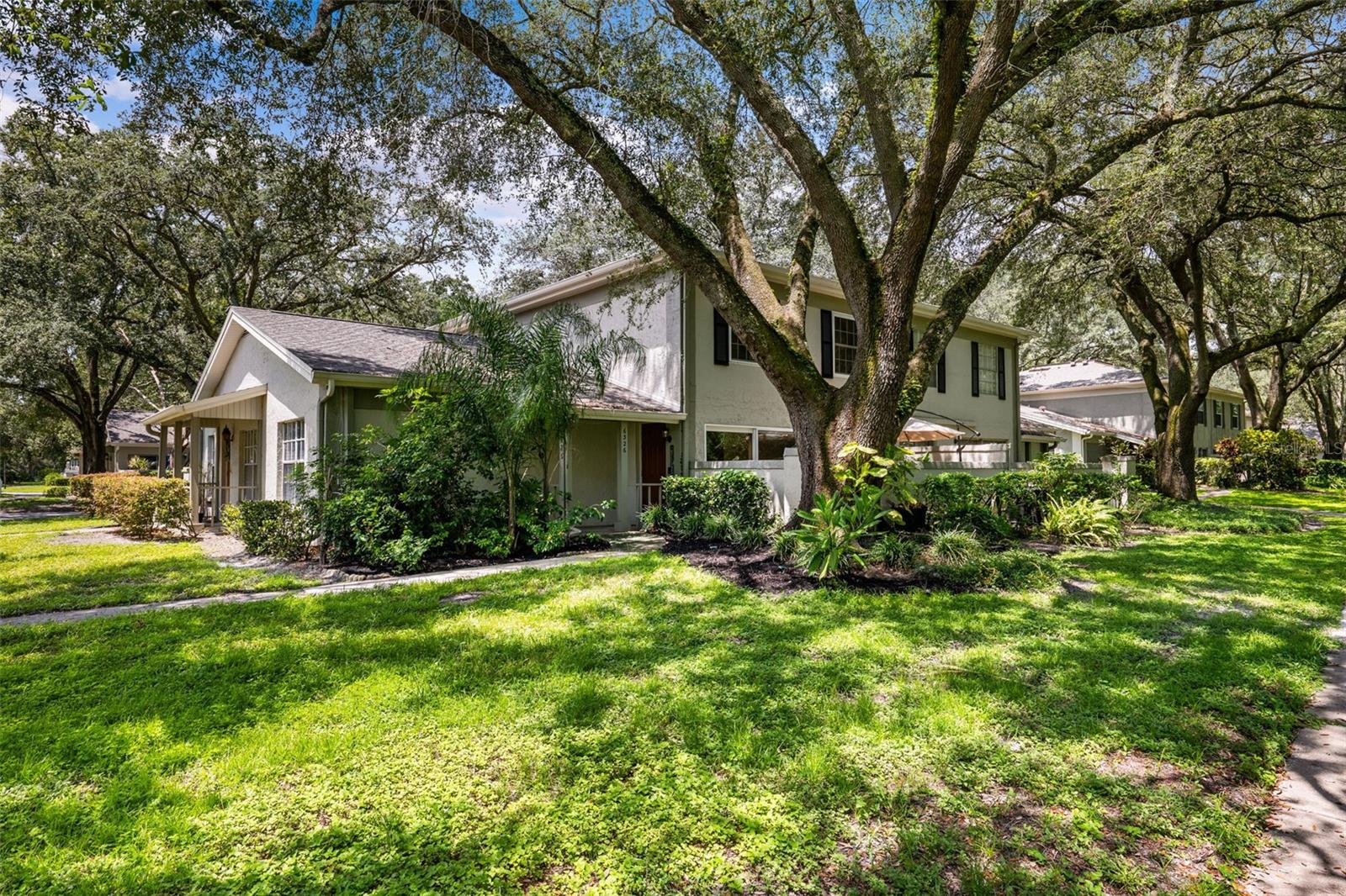 Treetop Cir, Temple Terrace, FL 33617