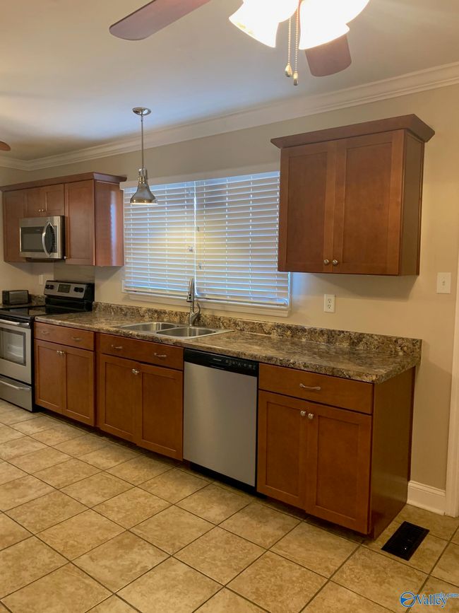 19456 Huntsville Brownsferry Rd, House other with 3 bedrooms, 2 bathrooms and null parking in Tanner AL | Image 6