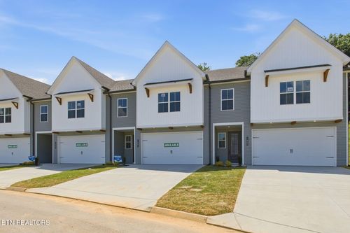 1661 Lateglow Way, Knoxville, TN, 37931-2567 | Card Image