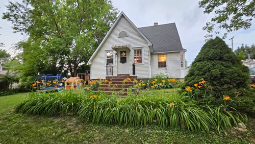 337 Lily Ln, Lakemoor, IL, 60051-8865 | Card Image