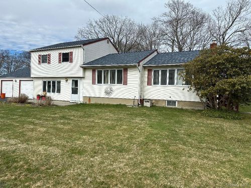 67 Cleremont Ave, Saint James, NY, 11780-1747 | Card Image