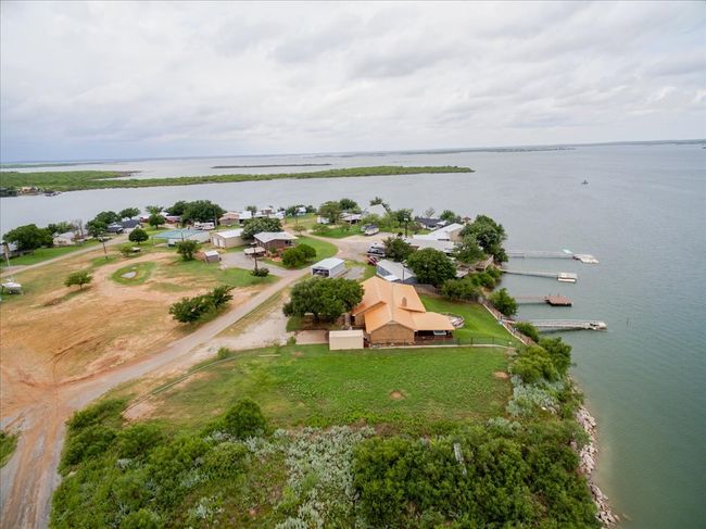 199 Willingham Loop, House other with 2 bedrooms, 2 bathrooms and null parking in Seymour TX | Image 36