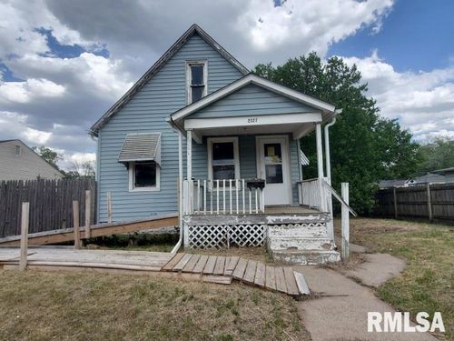 2327 7th St, Rock Island, IL, 61201-4107 | Card Image