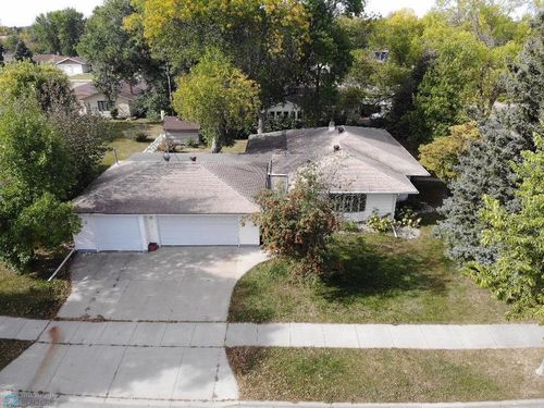 401 Johnson Pl, Crookston, MN, 56716-1029 | Card Image