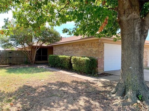 541 Canary Ln, Red Oak, TX, 75154-4200 | Card Image