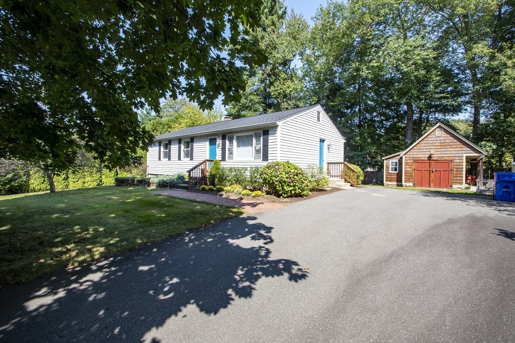 Crestview Dr, Florence, MA 01062