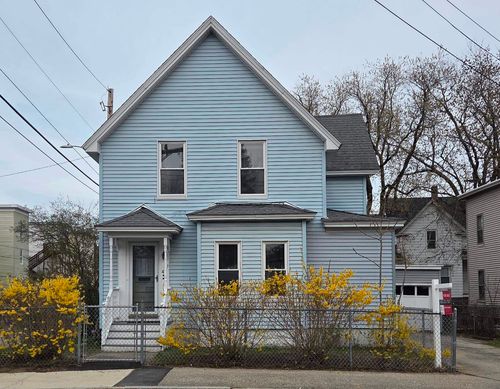 427 Wilson St, Manchester, NH, 03103-4802 | Card Image
