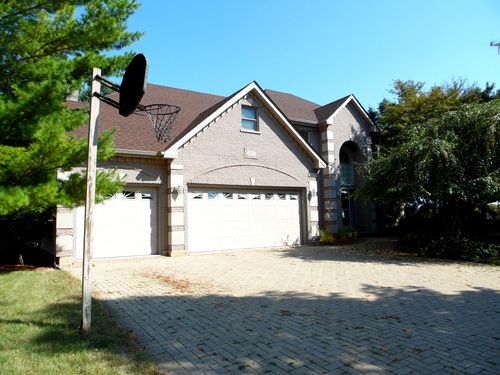 19057 S Saddlebrook Dr, Shorewood, IL, 60404-9061 | Card Image