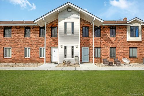 8-8 Cheyenne Ct, Coram, NY, 11727-1503 | Card Image