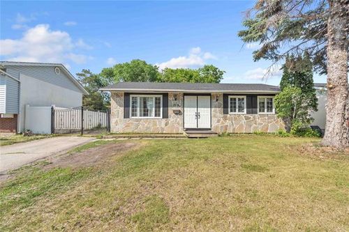 279 Mapleglen Dr, Winnipeg, MB, R2P0B2 | Card Image