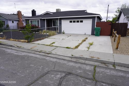 1570 Radcliffe Dr, Reno, NV, 89502-3174 | Card Image