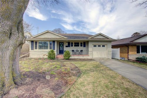 204 Rodney St, Waterloo, ON, N2J1G5 | Card Image