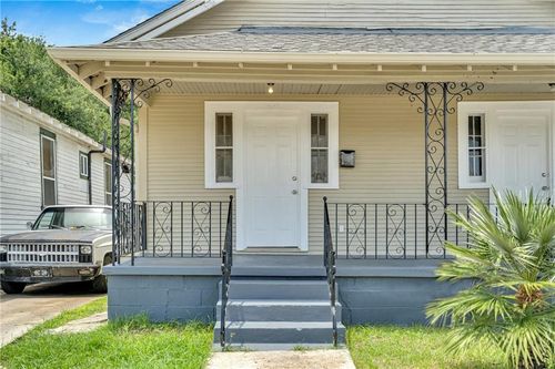 2426 Eagle St, New Orleans, LA, 70118-2215 | Card Image