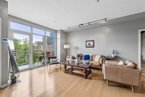 319-1 Ne 2nd St, Oklahoma City, OK, 73104-2236 | Card Image