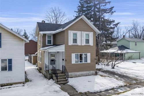 114 Prentice St, Lockport, NY, 14094-2122 | Card Image