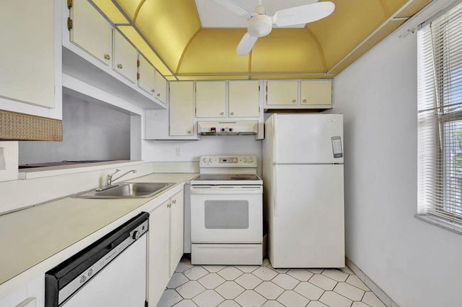 APT-302 - 9300 Lime Bay Blvd, Condo with 1 bedrooms, 2 bathrooms and null parking in Tamarac FL | Image 4