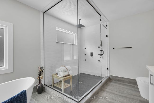 9755 Longwoods Rd, House other with 5 bedrooms, 3 bathrooms and 4 parking in London ON | Image 36