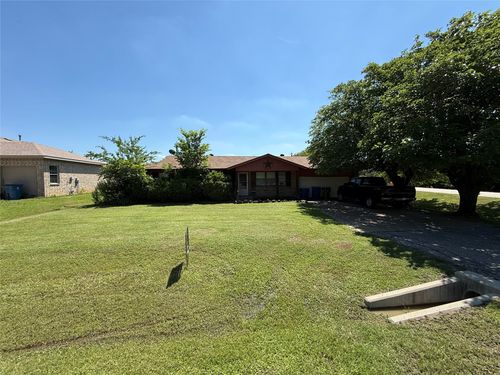 300 Linda St, Roanoke, TX, 76262-6135 | Card Image