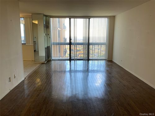 apt-22s-27010 Grand Central Pkwy, Floral Park, NY, 11005-1122 | Card Image