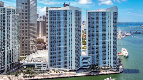3921-325 S Biscayne Blvd, Miami, FL, 33131-2480 | Card Image