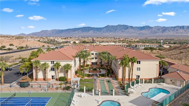 Bird's eye view with a mountain view | Image 49