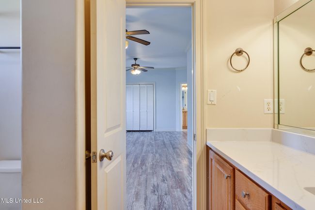 attached bath 2 nd bedroom | Image 38