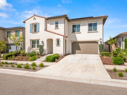 4486 Crown Bluffs Dr, Madera, CA, 93636-8066 | Card Image