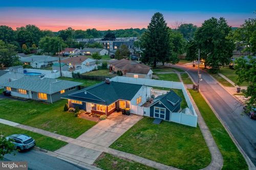 2 Meadow Ln, NEWARK, DE, 19713-2753 | Card Image