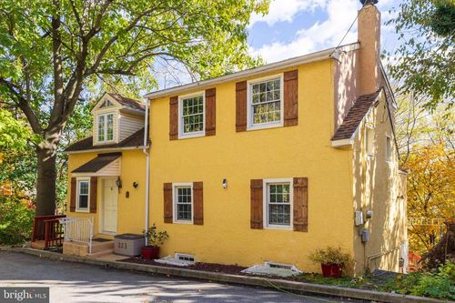 223 Rebel Hill Rd, CONSHOHOCKEN, PA, 19428-2563 | Card Image