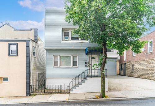 6205 Adams St, West New York, NJ, 07093-5364 | Card Image