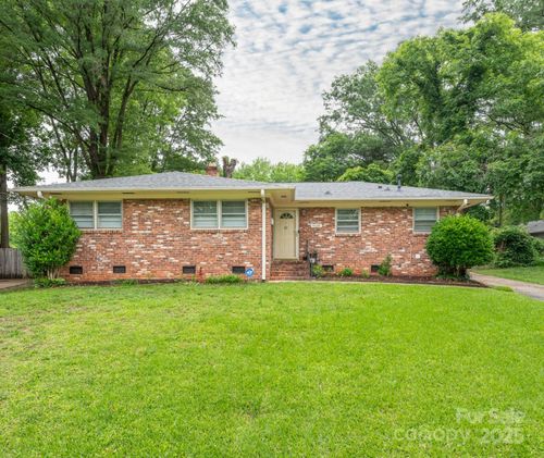 5629 Ruth Dr, Charlotte, NC, 28215-2229 | Card Image