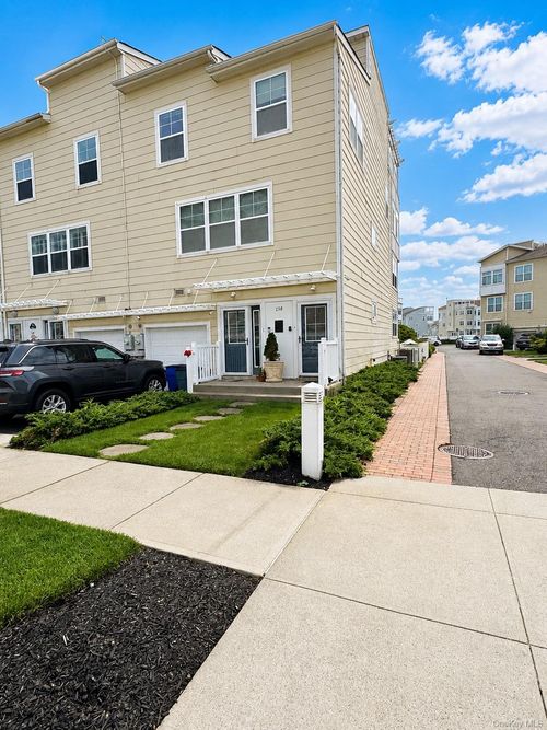 138 Beach 74th St, Arverne, NY, 11692-1276 | Card Image