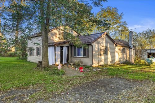 8074 Bunker Hill Rd, Lockport, NY, 14094-9052 | Card Image