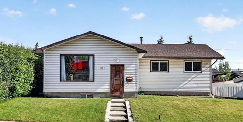 912 Stonehaven Rd Sw, Calgary, AB, T2W0P6 | Card Image
