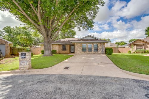 9020 Wessex Ct, Fort Worth, TX, 76134-5502 | Card Image