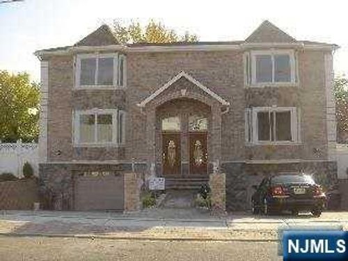 26 Lee St, Elmwood Park, NJ, 07407-1519 | Card Image