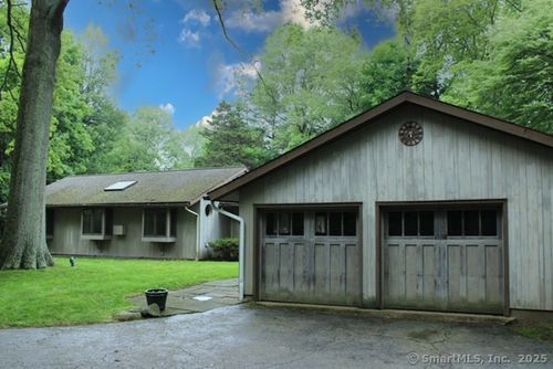 19 Harding Ln, Westport, CT, 06880-5105 | Card Image