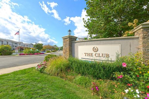 212-212 Clubhouse Cir, Melville, NY, 11747-4278 | Card Image
