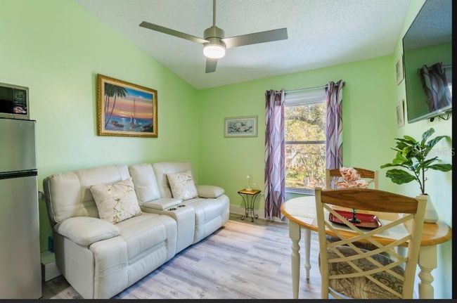 UPSTAIR MOTHER IN-LAW SUITE | Image 5