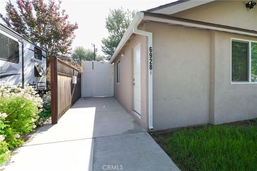 6928 1/2 Enfield Ave, Reseda, CA, 91335-4714 | Card Image