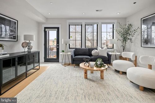 2-330 16th St Se, WASHINGTON, DC, 20003-2422 | Card Image