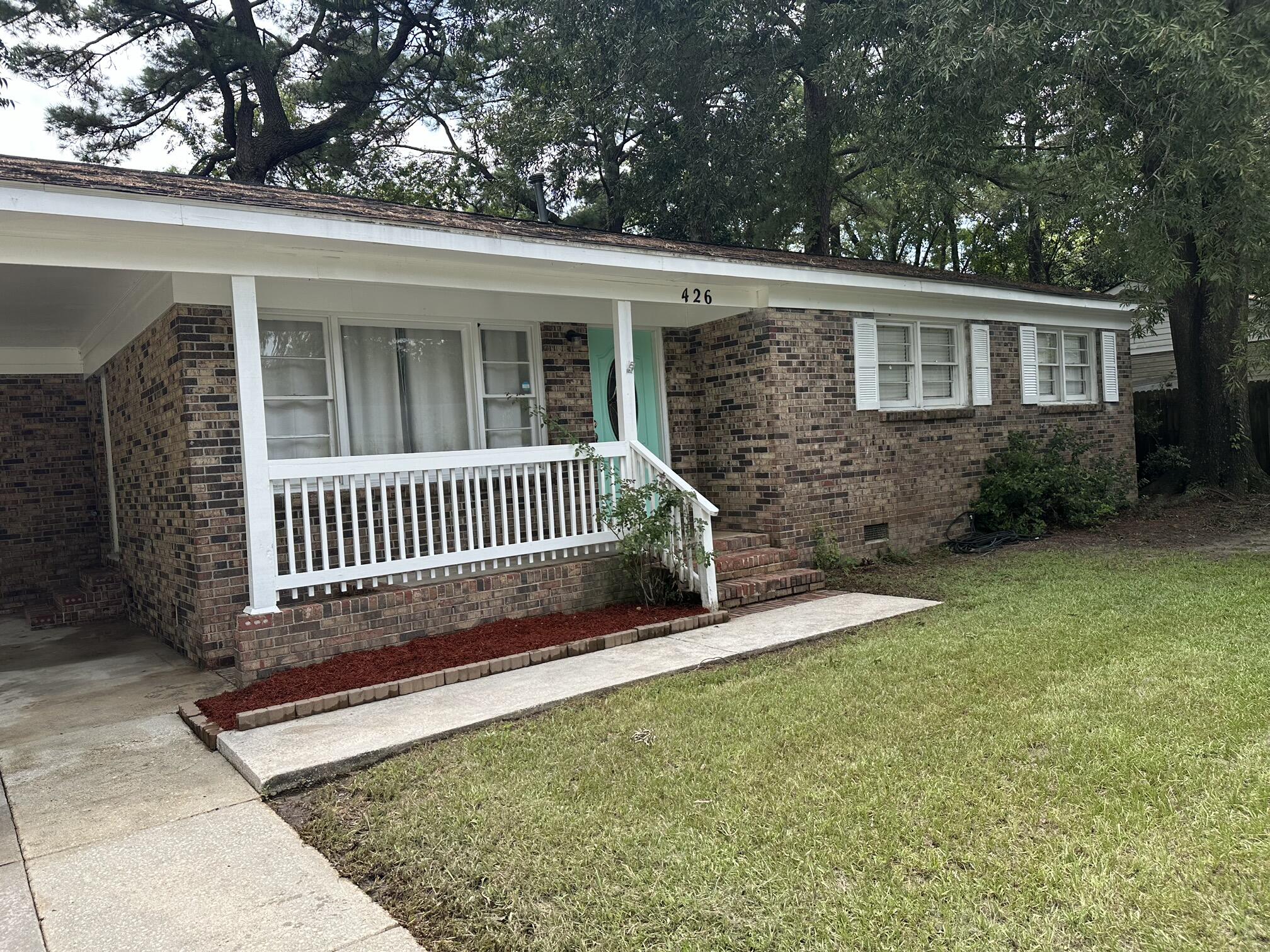 Sarah Dr, Goose Creek, SC 29445