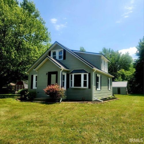 422 E Main St, Millersburg, IN, 46543-1312 | Card Image