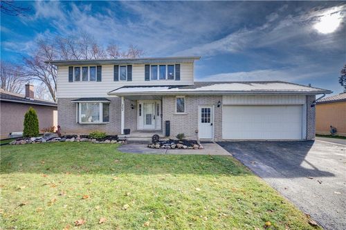 202 Rudy Ave, Tavistock, ON, N0B2R0 | Card Image