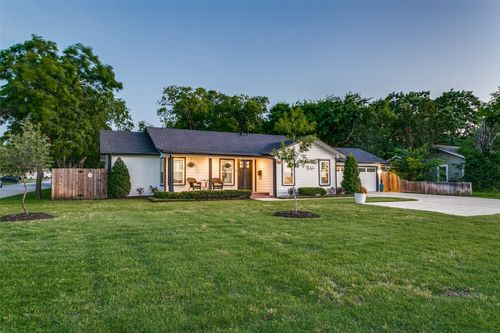 854 E Wall St, Grapevine, TX, 76051-3612 | Card Image